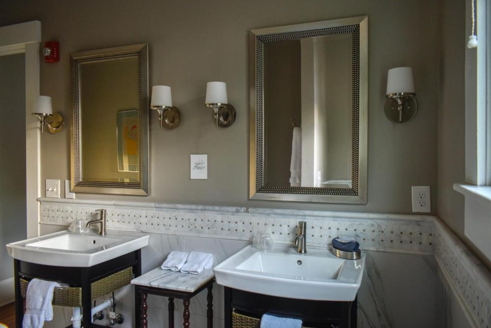 Sparrow Grove Manor Монро Номер фото